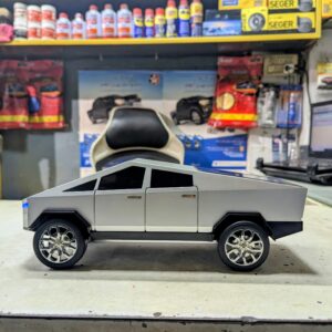 TESLA CYBER TRUCK + BLUETOOTH SPEAKER